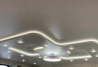 Этапы установки двухуровневого натяжного потолка