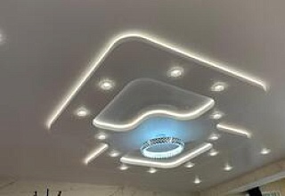 Этапы установки двухуровневого натяжного потолка